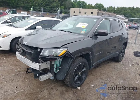 2019 Jeep Compass Latitude 4X4 z USA, uszkodzony, nr VIN 3C4NJDBB9KT714160